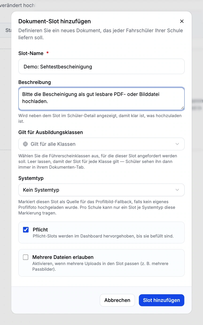 Dokumentanforderung für einen fiktiven Sehtest mit Upload-Hinweis und Pflichtkennzeichen.